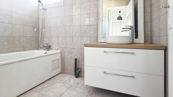 BOUTOURS - Rue VICTOR HUGO