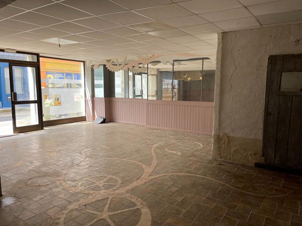 Local FONTENAY LE COMTE