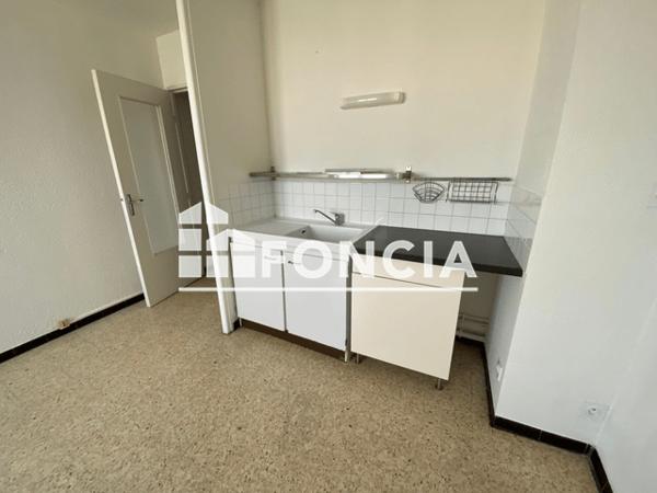 Location Studio 24.52 m² - LE GABIAN - 35 AVENUE DU MARECHAL JUIN Marignane 13700