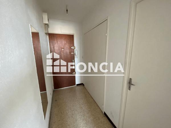 Location Studio 24.52 m² - LE GABIAN - 35 AVENUE DU MARECHAL JUIN Marignane 13700