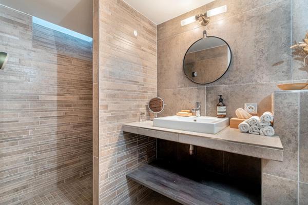 Loft dans une ancienne fabrique de faïence proche du canal St Martin