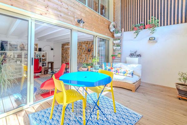 Ancien atelier réhabilité en maison de ville avec patio