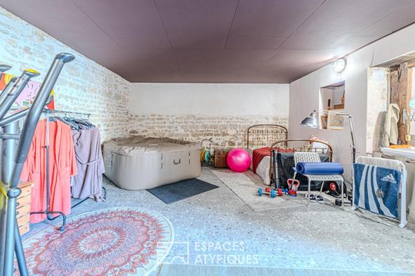 Ancien atelier réhabilité en maison de ville avec patio