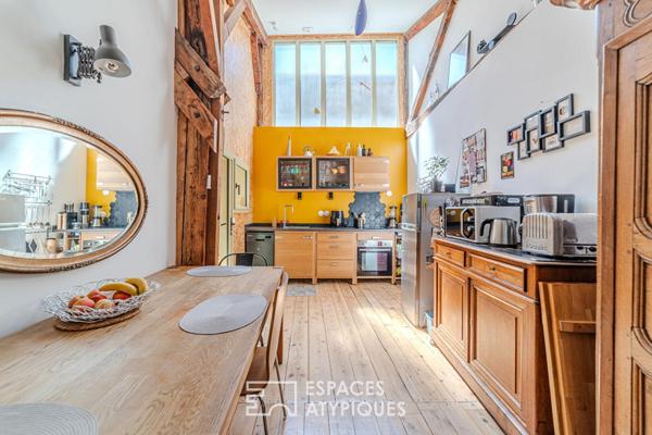 Ancien atelier réhabilité en maison de ville avec patio