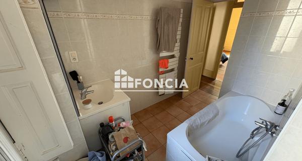 Location Appartement 5 pièces 144.8 m² - Valence 26000