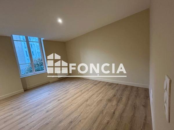 Location Appartement 2 pièces 45.42 m² - LES SOURCES REGINA - LOGEMENT 1O Vichy 03200