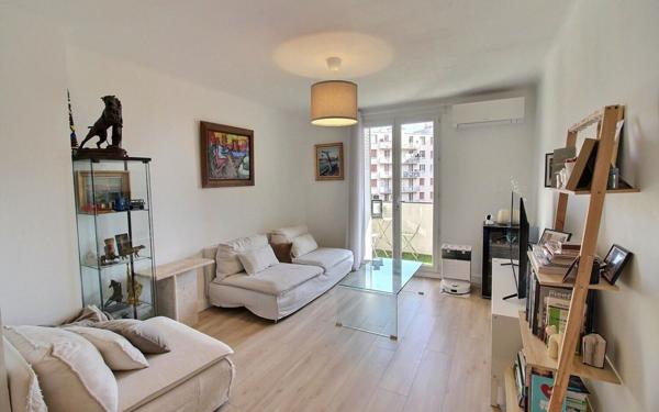 Appartement à vendre    3 pièces • 55 m2 Marseille 13