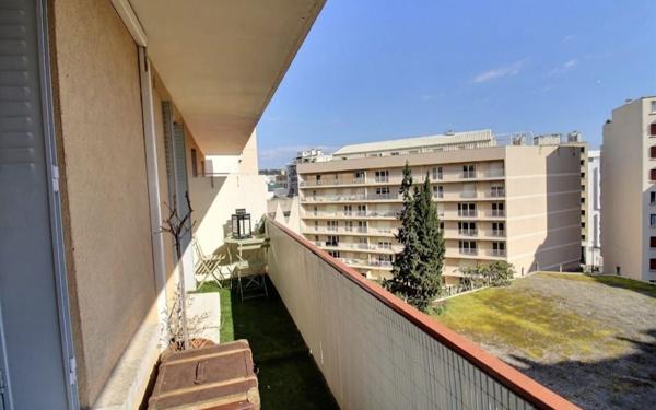 Appartement à vendre    3 pièces • 55 m2 Marseille 13