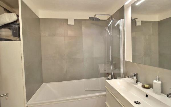 Appartement à vendre    3 pièces • 55 m2 Marseille 13