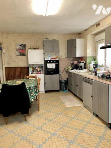 Secteur ARTHEZE : Fermette longère sur terrain 4512 m²