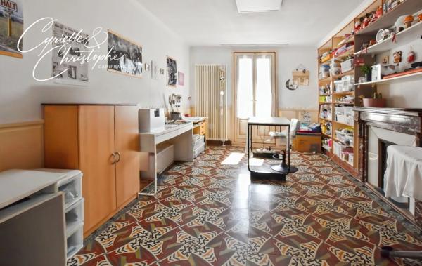 Dpt Hérault (34), à vendre à PAULHAN, maison vigneronne T5 205m² avec garage de 130m² et studio indépendant de 35m² - Terrain de 510 m2