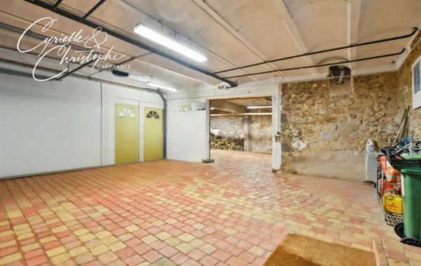 Dpt Hérault (34), à vendre à PAULHAN, maison vigneronne T5 205m² avec garage de 130m² et studio indépendant de 35m² - Terrain de 510 m2