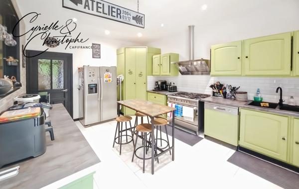 Dpt Hérault (34), à vendre à PAULHAN, maison vigneronne T5 205m² avec garage de 130m² et studio indépendant de 35m² - Terrain de 510 m2