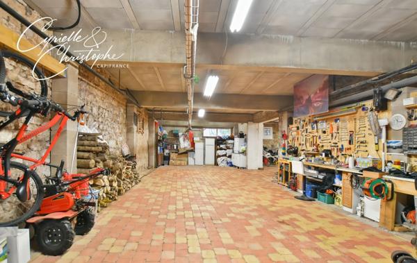 Dpt Hérault (34), à vendre à PAULHAN, maison vigneronne T5 205m² avec garage de 130m² et studio indépendant de 35m² - Terrain de 510 m2