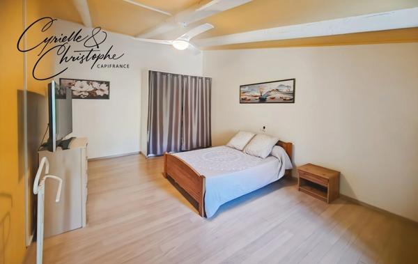 Dpt Hérault (34), à vendre à PAULHAN, maison vigneronne T5 205m² avec garage de 130m² et studio indépendant de 35m² - Terrain de 510 m2