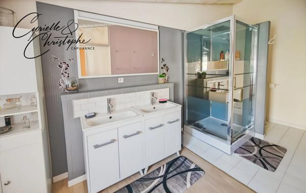 Dpt Hérault (34), à vendre à PAULHAN, maison vigneronne T5 205m² avec garage de 130m² et studio indépendant de 35m² - Terrain de 510 m2