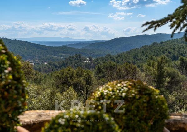 AIX-EN-PROVENCE BASTIDE D'EXCEPTION AU COEUR D’UN DOMAINE DE 3 HECTARES