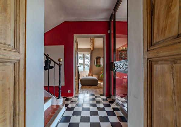 AIX-EN-PROVENCE BASTIDE D'EXCEPTION AU COEUR D’UN DOMAINE DE 3 HECTARES