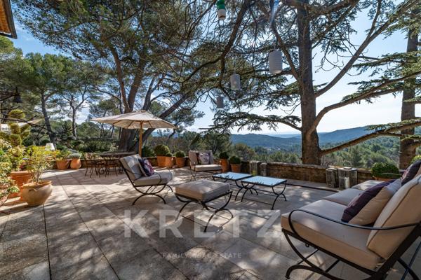 AIX-EN-PROVENCE BASTIDE D'EXCEPTION AU COEUR D’UN DOMAINE DE 3 HECTARES