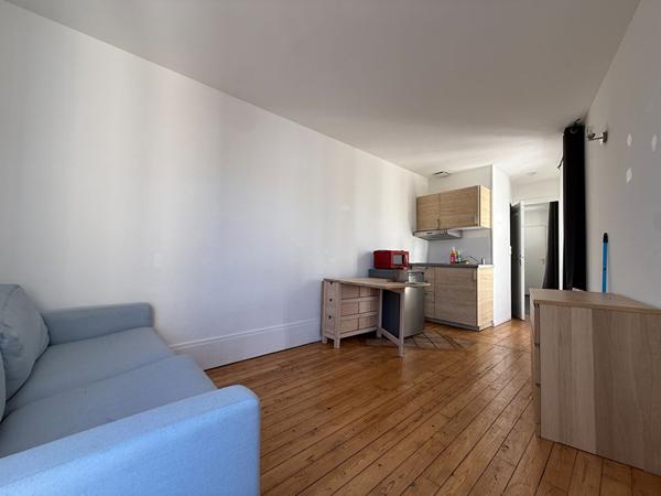 Studio meublé en plein coeur de Dourdan - 580€ CC