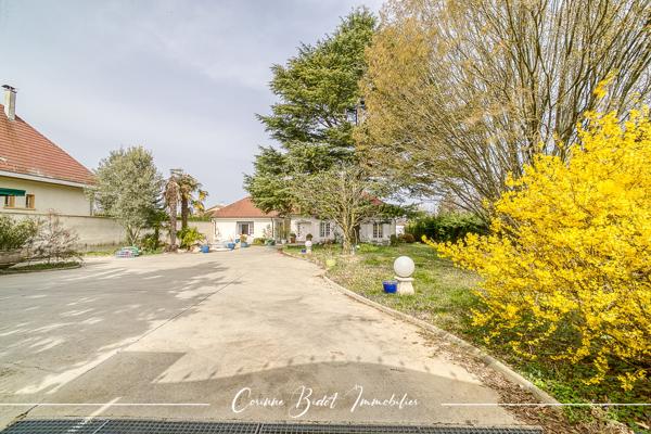 Maison 8 pièces - 320 m²