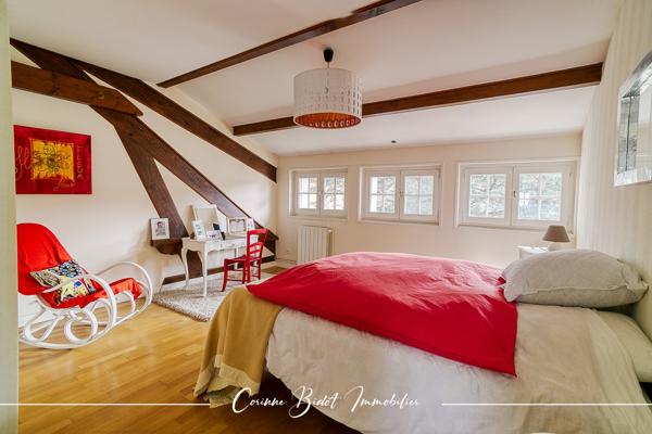 Maison 8 pièces - 320 m²