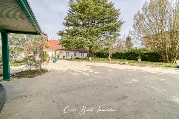 Maison 8 pièces - 320 m²