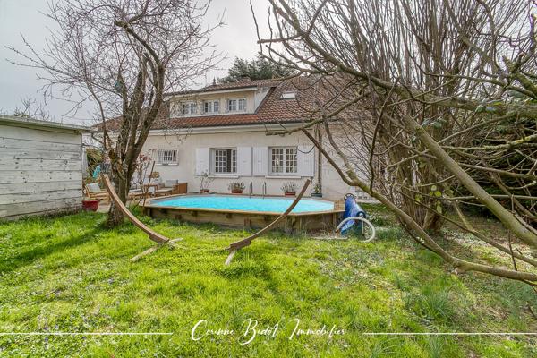 Maison 8 pièces - 320 m²