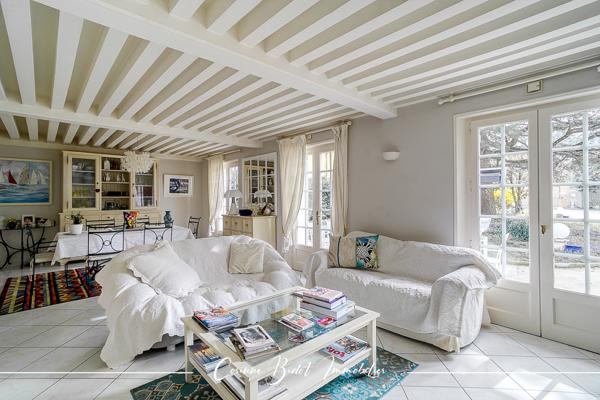 Maison 8 pièces - 320 m²