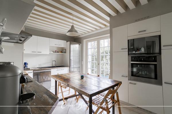 Maison 8 pièces - 320 m²