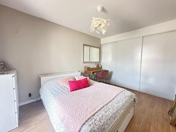 NOUVEAUTE - NOYAL CHATILLON SUR SEICHE - PROXIMITE COMMODITES - 2 CHAMBRES - EXTERIEUR -  PLACES DE PARKING
