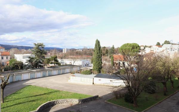 Appartement à vendre    3 pièces • 62,26 m2 Bourg-lès-Valence