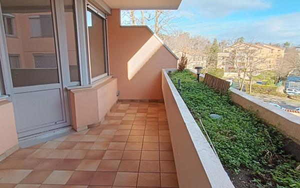 Appartement à vendre    4 pièces • 82 m2 Saint-Genis-Laval