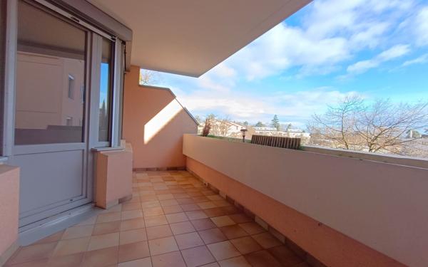 Appartement à vendre    4 pièces • 82 m2 Saint-Genis-Laval