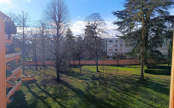 Appartement à vendre    4 pièces • 82 m2 Saint-Genis-Laval