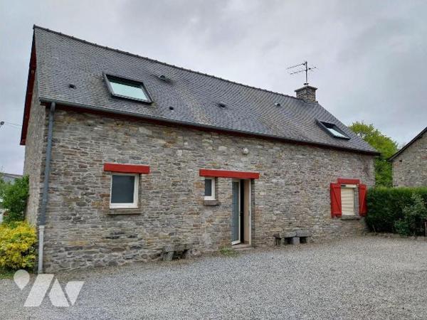 VAL D'IZE, en sortie de bourg, charmante maison en pierres sous ardoises, d'environ 115 m2 Hab....