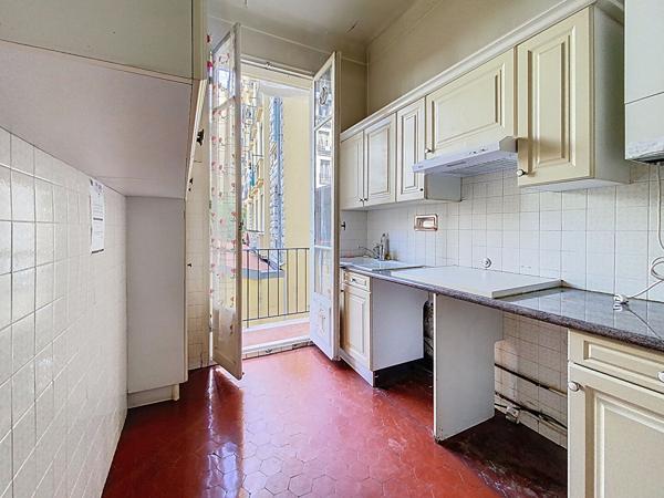 NICE RIQUIER  3 PIÈCES DE 65 M²