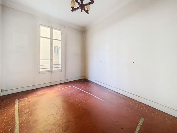 NICE RIQUIER  3 PIÈCES DE 65 M²