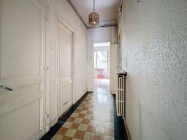 NICE RIQUIER  3 PIÈCES DE 65 M²