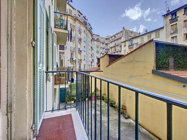 NICE RIQUIER  3 PIÈCES DE 65 M²
