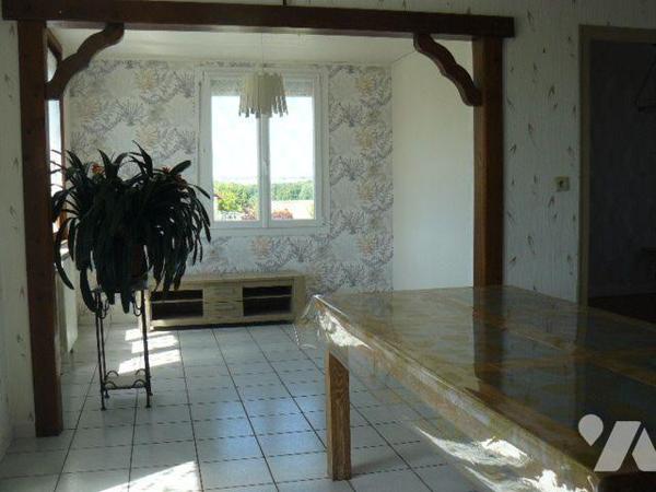 Maison à vendre à Aydoilles (88600) dans les Vosges (88)

Cette maison, située à Aydoilles, p...
