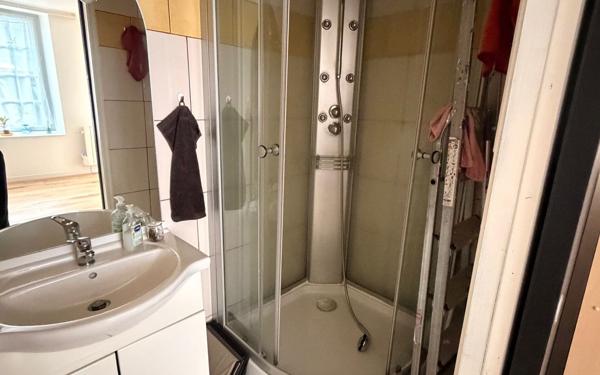 Immeuble à vendre    4 pièces •  Carhaix-Plouguer