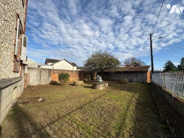 Située dans le village de Souesmes (41), cette jolie meulière de 68 m², sur un terrain de 263 m...