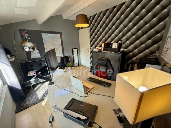 Le charme de l'ancien, le confort d'une rénovation soignée et un extérieur pensé pour profiter… sans les contraintes d'un grand terrain à entretenir.