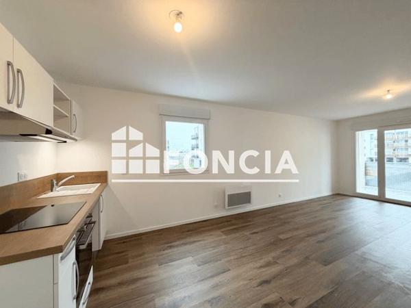 Location Appartement 3 pièces 70.5 m² - 2 RUE MARCEL DOUTRELIGNE Cholet 49300