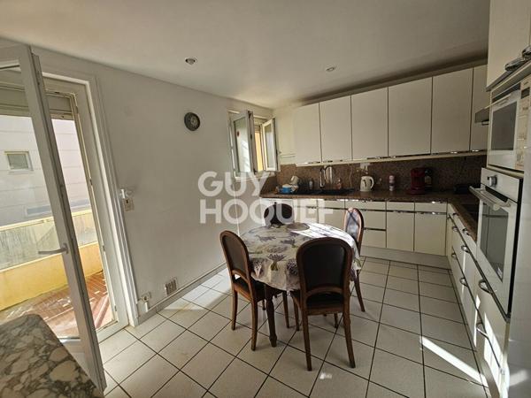 CANET PLAGE - CÔTÉ SUD - VENTE APPARTEMENT PRIVÉ FACE MER - TERRASSE PANORAMIQUE dans Villa année 1970