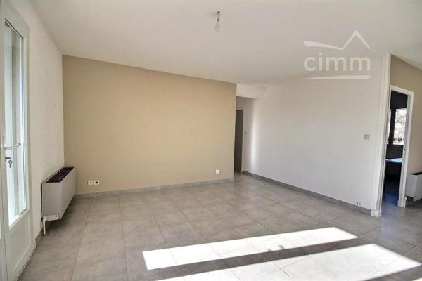 APPARTEMENT F3 de 72.41m²au 2ème et dernier étage.