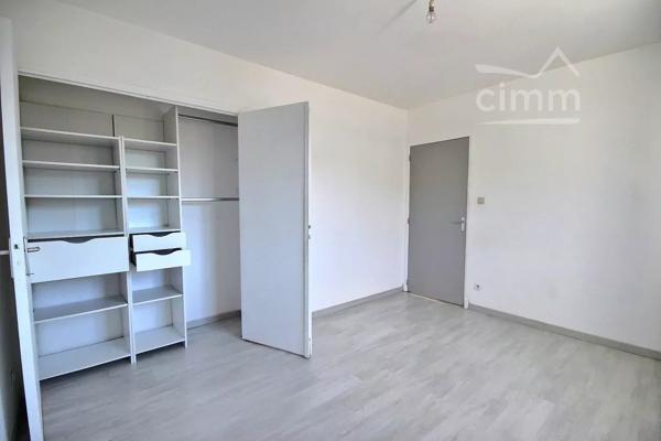 APPARTEMENT F3 de 72.41m²au 2ème et dernier étage.