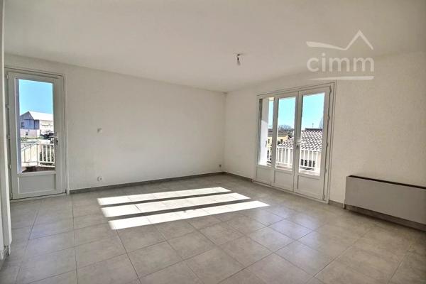 APPARTEMENT F3 de 72.41m²au 2ème et dernier étage.