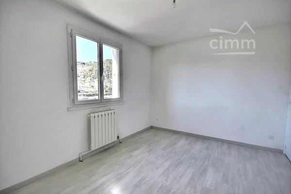 APPARTEMENT F3 de 72.41m²au 2ème et dernier étage.